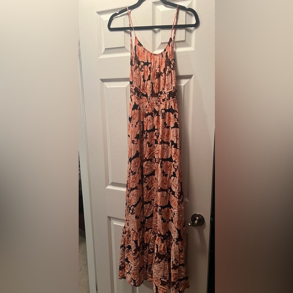 Forever21 beautiful long flowy dress size medium